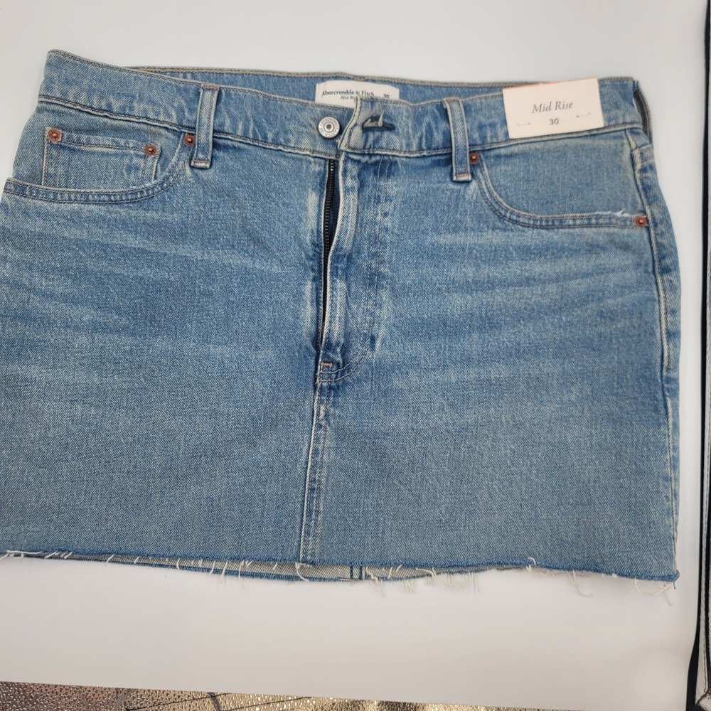 Abercrombie & Fitch Womens Mid Rise Denim Mini Skirt Raw Hem Blue Size 30 NEW